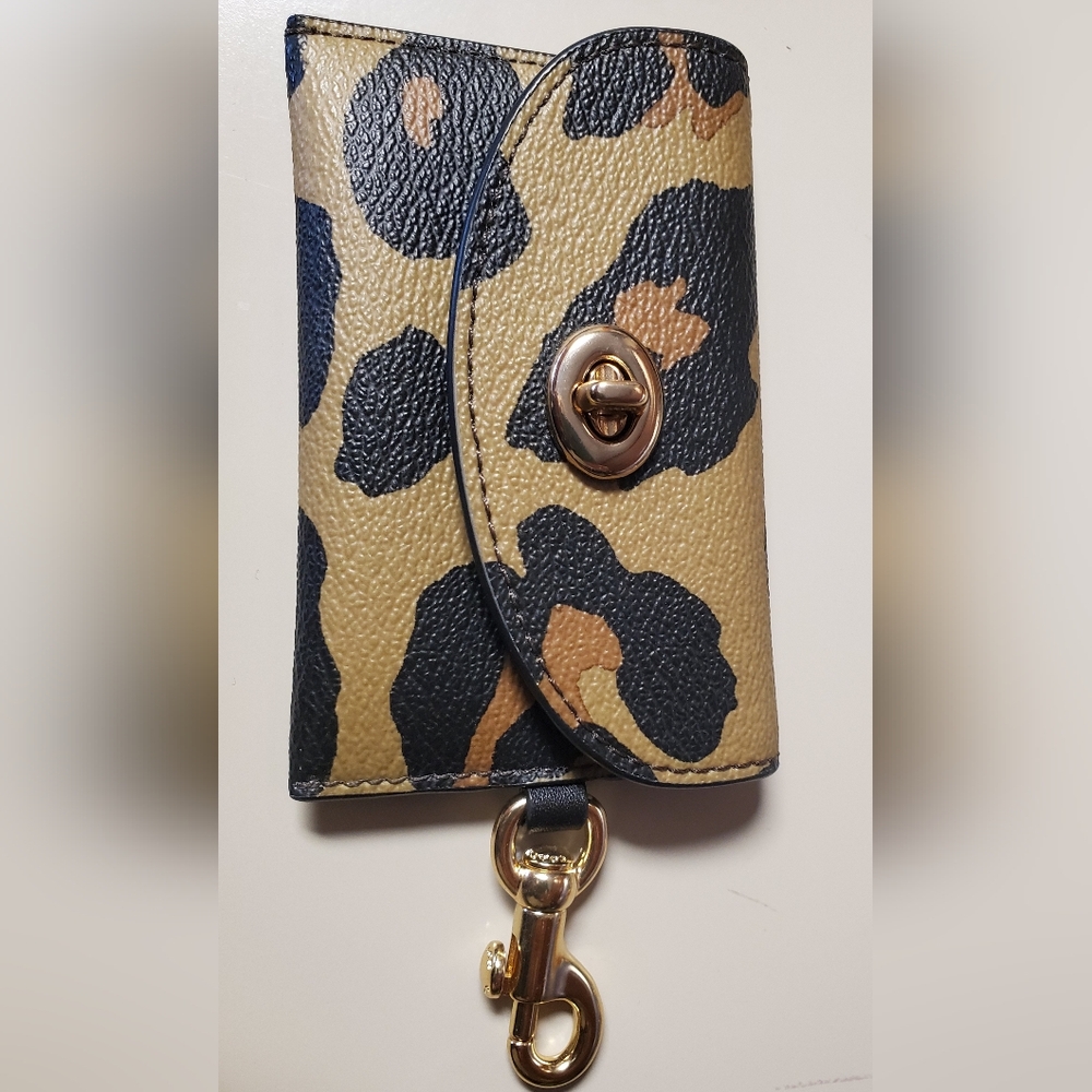COACH New Turnlock Card Case